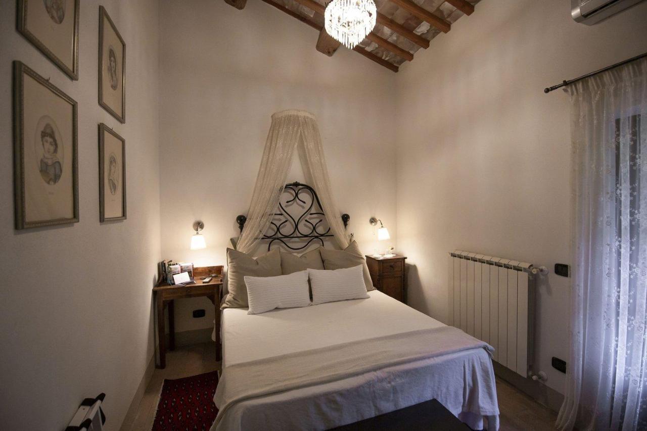 Agriturismo Borgo Di Campagna Il Tesoro Torre Alfina Kültér fotó
