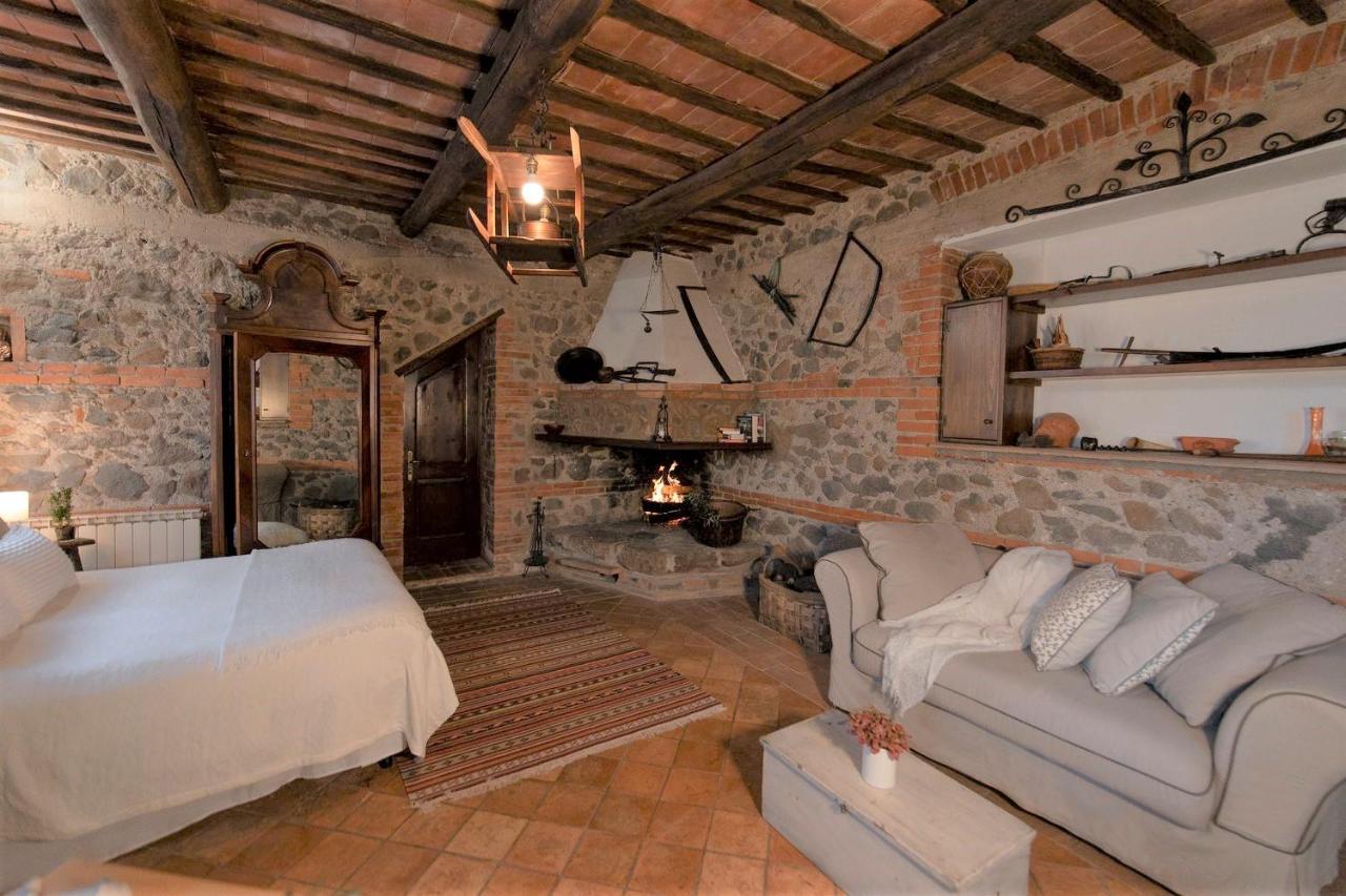 Agriturismo Borgo Di Campagna Il Tesoro Torre Alfina Kültér fotó