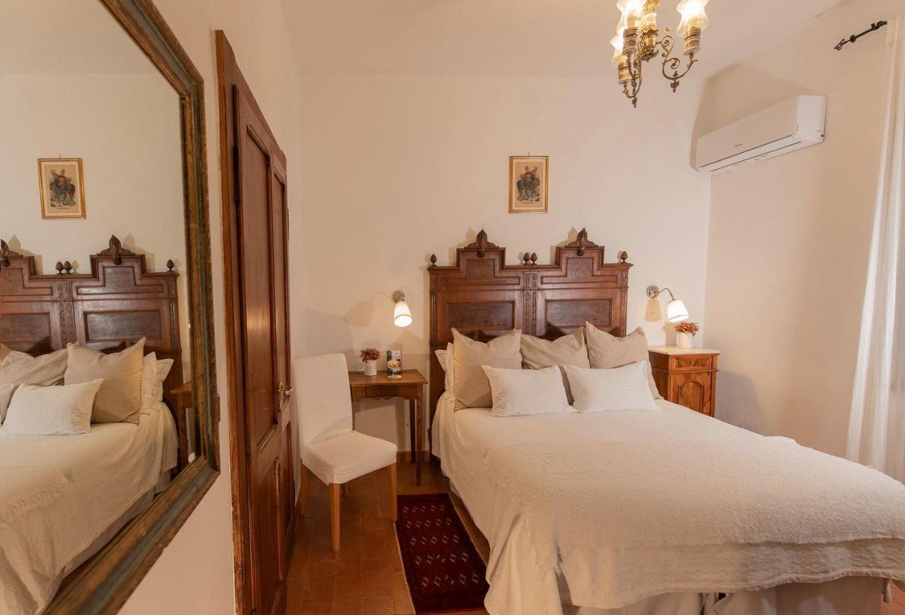 Agriturismo Borgo Di Campagna Il Tesoro Torre Alfina Kültér fotó